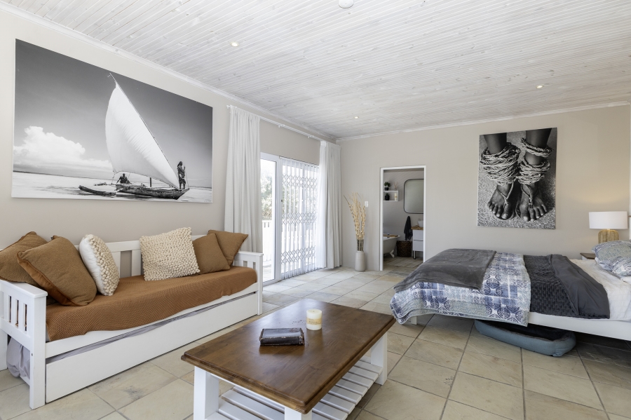 5 Bedroom Property for Sale in West Beach Eastern Cape